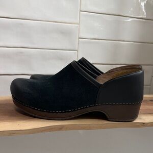 Dansko Brenna Clog - Black -size 40 like new